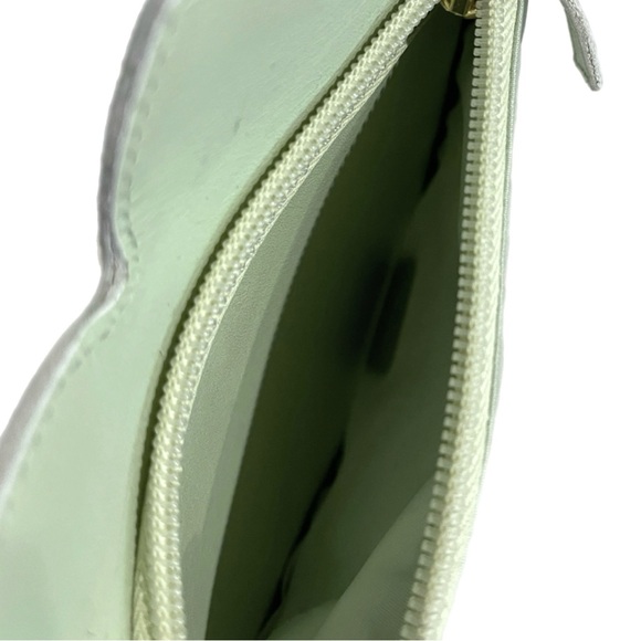 Vintage Moschino Redwall Green Heart Clutch Wristlet - Picture 6 of 6